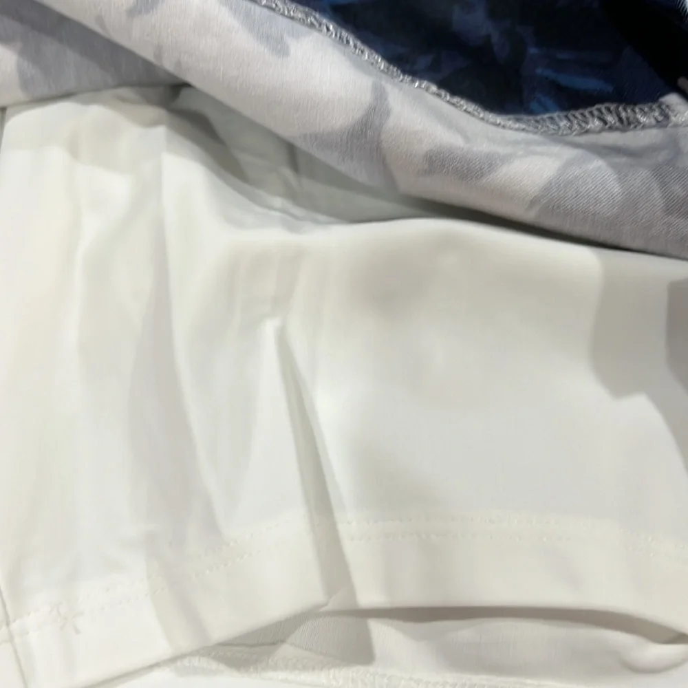 S.C. & Co Skort size medium. - Picture 6 of 9